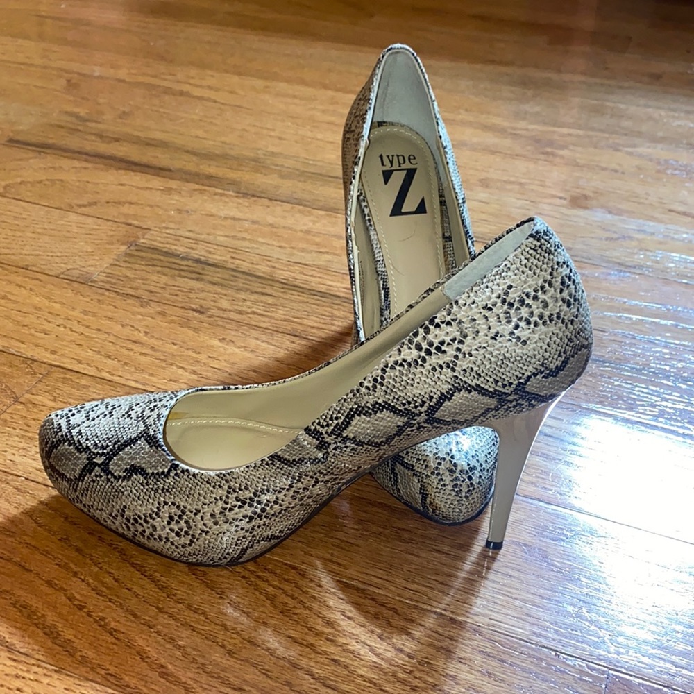 Type Z Platform Heels Size 8.5W
